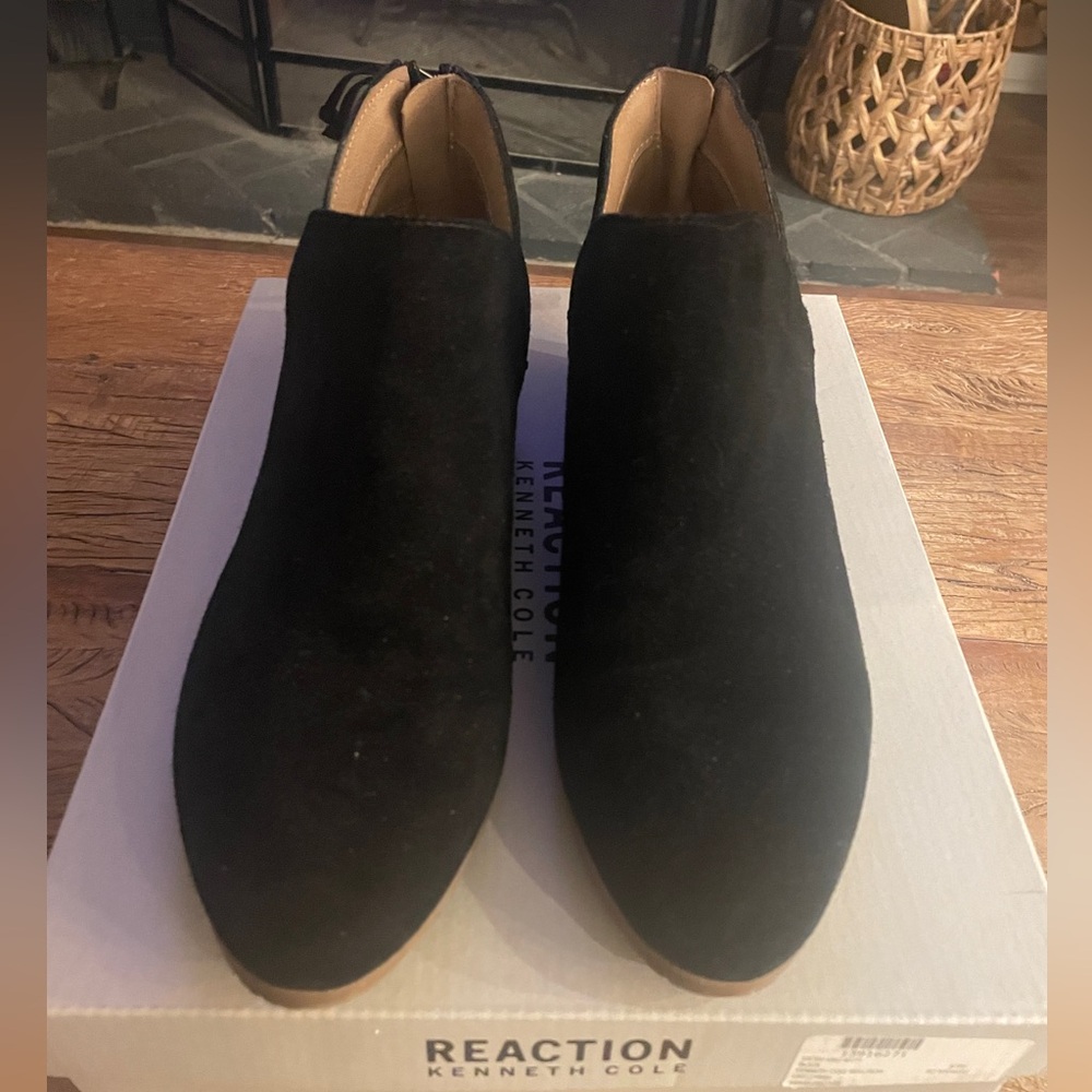Kenneth Cole Reaction Women’s Black Suede Ankle Boot